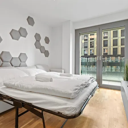 Lam Grey - Free Parking *