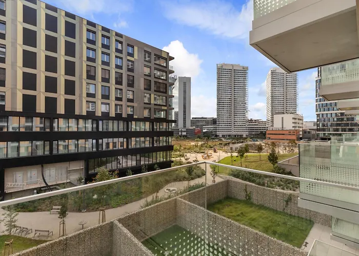 Lam Grey - Free Parking *