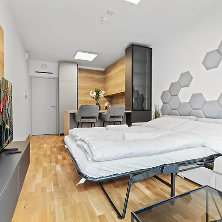 Lam Grey - Free Parking * Bratysława