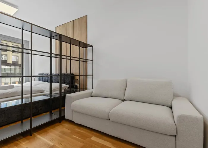 Lam Grey - Free Parking ブラチスラヴァ